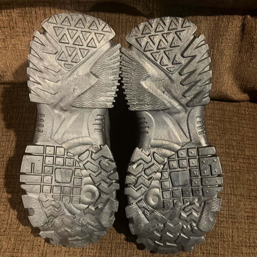 Black Men's Hiking Boots - Picture 8 of 8